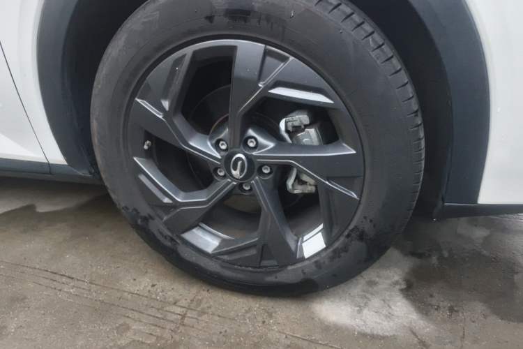 Used GAC Trumpchi GS3 2024 Shadow Speed 270T Dynamic MAX Right Front Wheel Hub