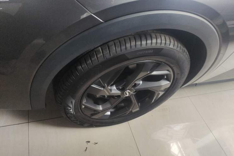 Used GAC Trumpchi GS3 2025 Shadow Speed 270T Enjoyment Edition Soaring to New Heights Exterior 4