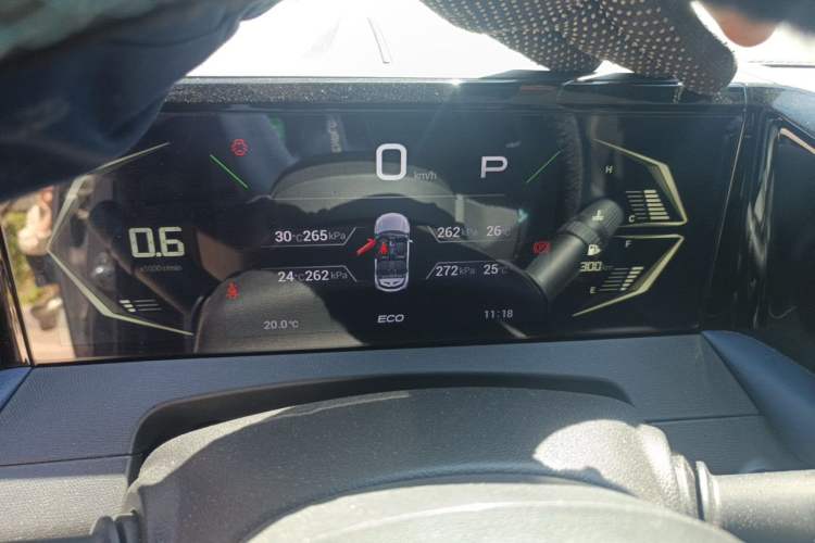 Used GAC Trumpchi GS3 2025 Shadow Speed 270T Enjoyment Edition Soaring to New Heights Instrument Cluster
