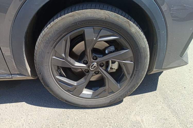 Used GAC Trumpchi GS3 2025 Shadow Speed 270T Enjoyment Edition Soaring to New Heights Right Front Wheel Hub