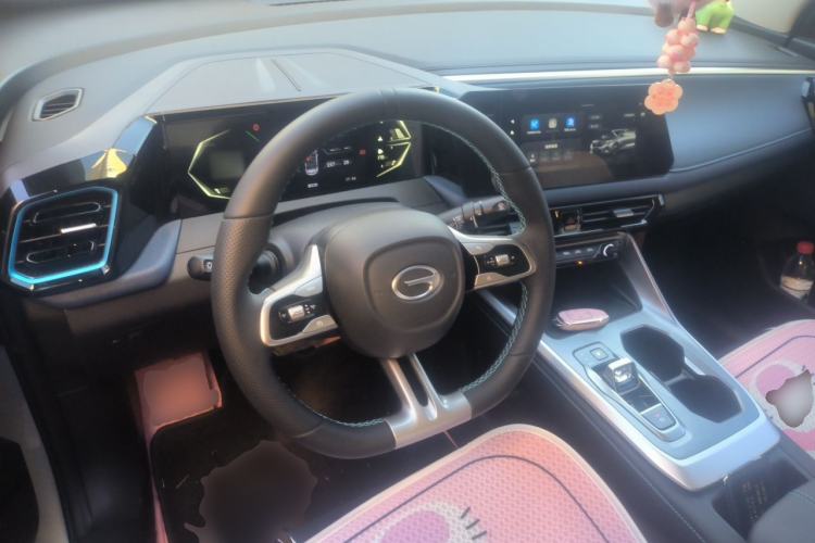 Used GAC Trumpchi GS3 2025 Shadow Speed 270T Enjoyment Edition Soaring to New Heights Center Console