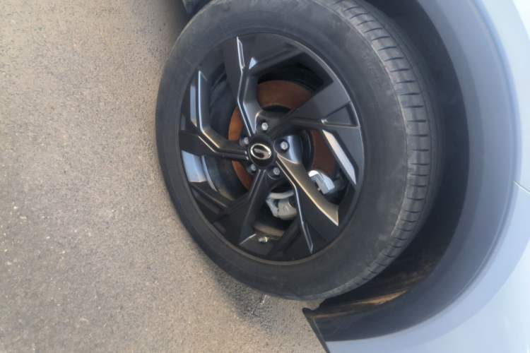 Used GAC Trumpchi GS3 2025 Shadow Speed 270T Enjoyment Edition Soaring to New Heights Right Front Wheel Hub