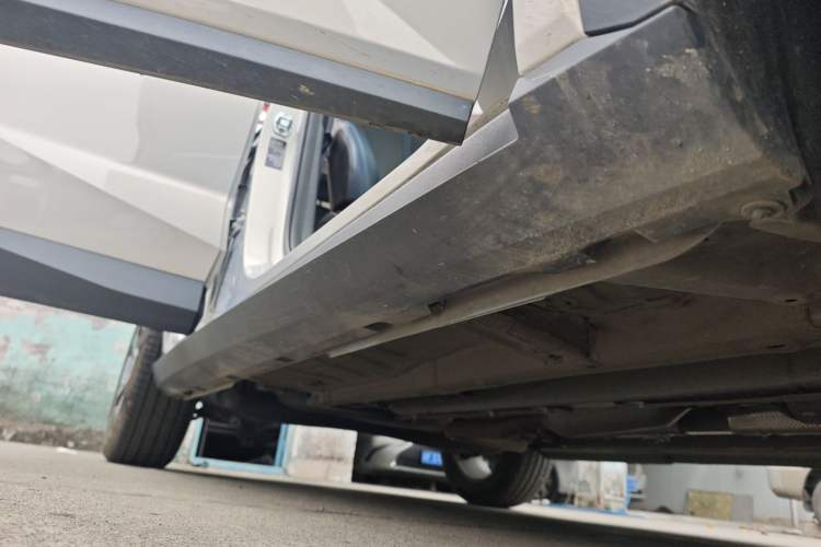Used GAC Trumpchi GS3 2025 Shadow Speed 270T Enjoyment Edition Soaring to New Heights Right Side Sill