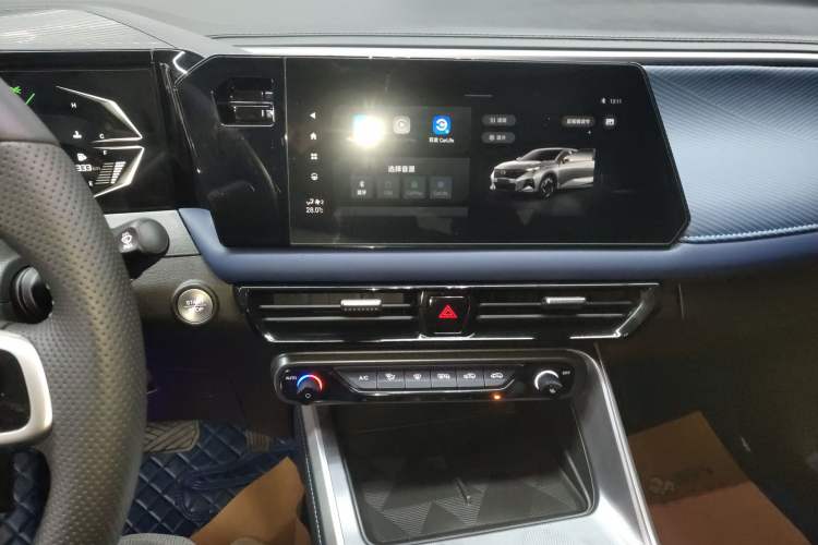 Used GAC Trumpchi GS3 2025 Shadow Speed 270T Enjoyment Edition Soaring to New Heights Audio And AC Panel