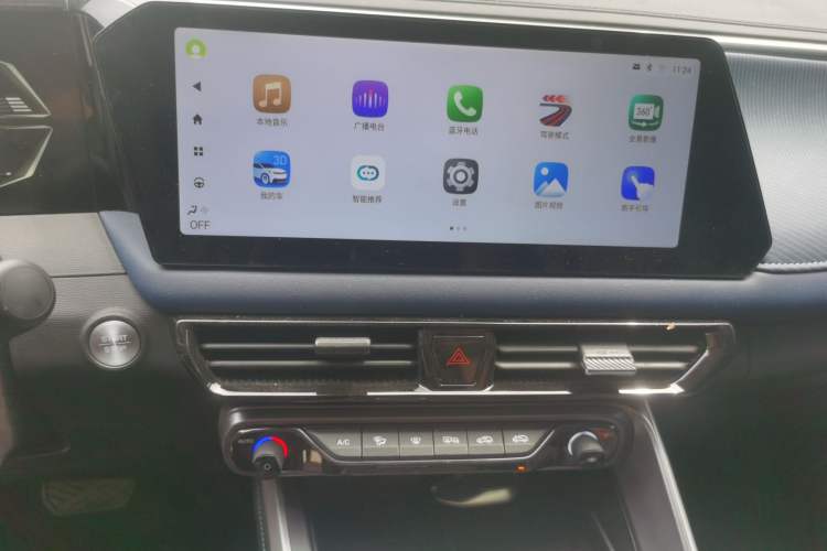 Used GAC Trumpchi GS3 2025 Shadow Speed 270T Enjoyment Edition Soaring to New Heights Audio And AC Panel