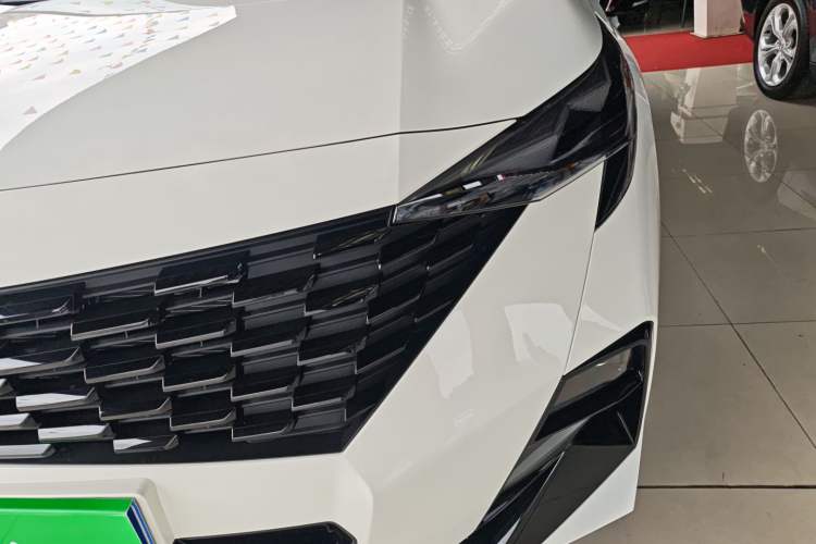 Used GAC Trumpchi GS3 2025 Shadow Speed 270T Enjoyment Edition Soaring to New Heights Left Front Headlight