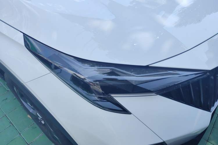Used GAC Trumpchi GS3 2025 Shadow Speed 270T Enjoyment Edition Soaring to New Heights Right Front Headlight