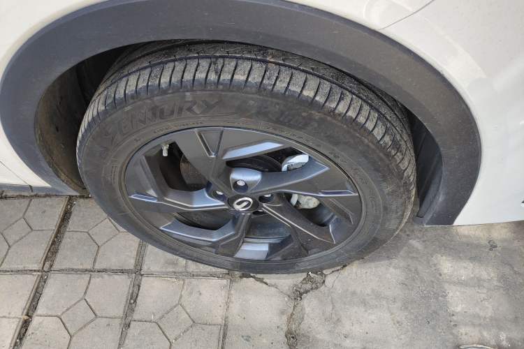 Used GAC Trumpchi GS3 2025 Shadow Speed 270T Enjoyment Edition Soaring to New Heights Right Front Wheel Hub