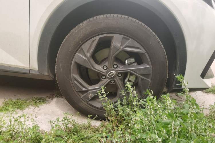 Used GAC Trumpchi GS3 2025 Shadow Speed 270T Enjoyment Edition Soaring to New Heights Right Front Wheel Hub