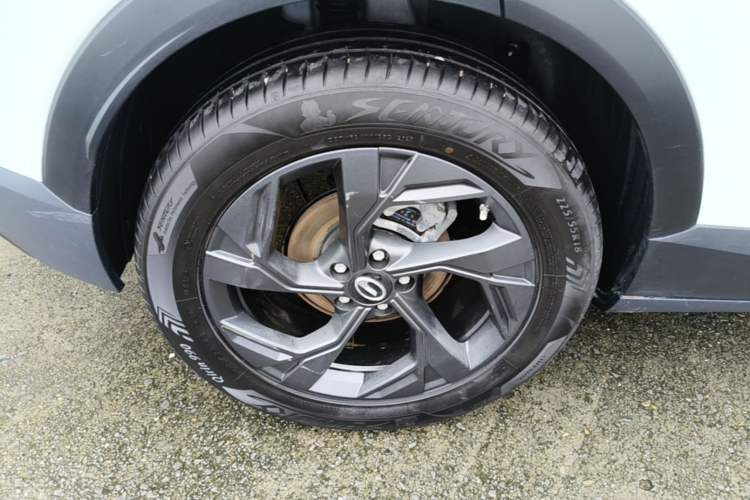 Used GAC Trumpchi GS3 2025 Shadow Speed 270T Enjoyment Edition Soaring to New Heights Right Rear Wheel Hub