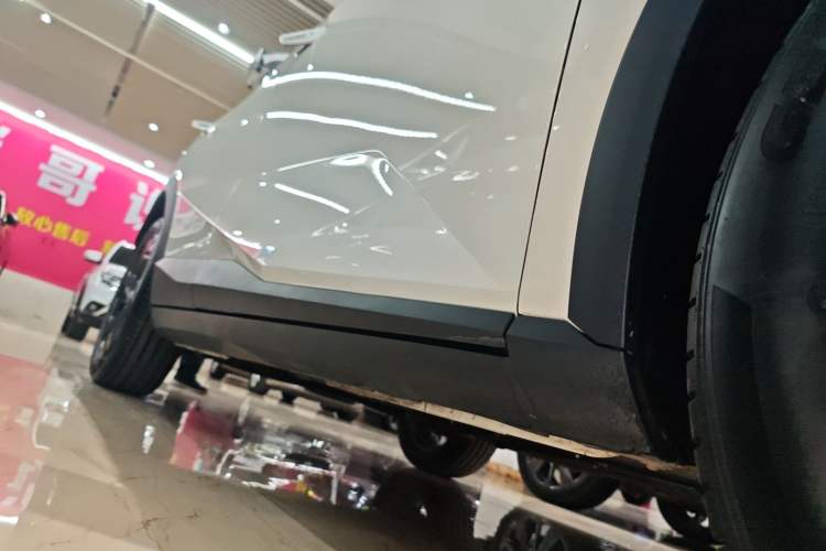 Used GAC Trumpchi GS3 2025 Shadow Speed 270T Enjoyment Edition Soaring to New Heights Right Side Sill