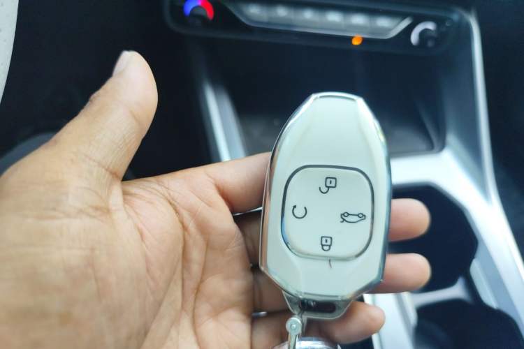 Used GAC Trumpchi GS3 2025 Shadow Speed 270T Enjoyment Edition Soaring to New Heights Vehicle Key