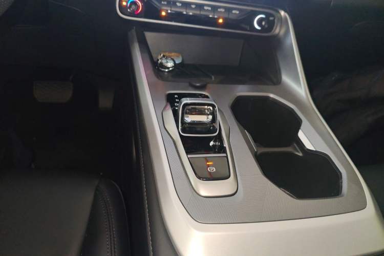 Used GAC Trumpchi GS3 2026 Model Shadow Speed 270T Enjoyment Edition Gear Lever