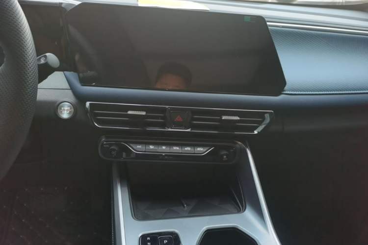 Used GAC Trumpchi GS3 2026 Model Shadow Speed 270T Enjoyment Edition Audio And AC Panel