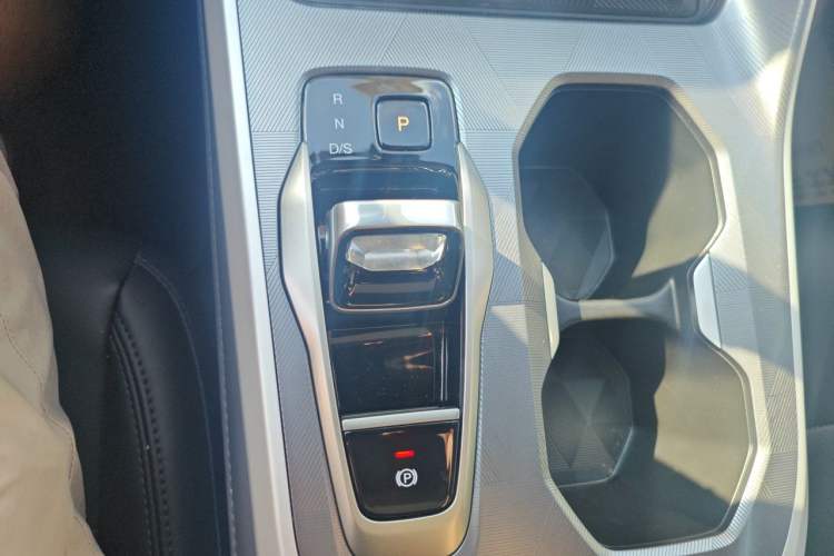 Used GAC Trumpchi GS3 2026 Model Shadow Speed 270T Enjoyment Edition Gear Lever