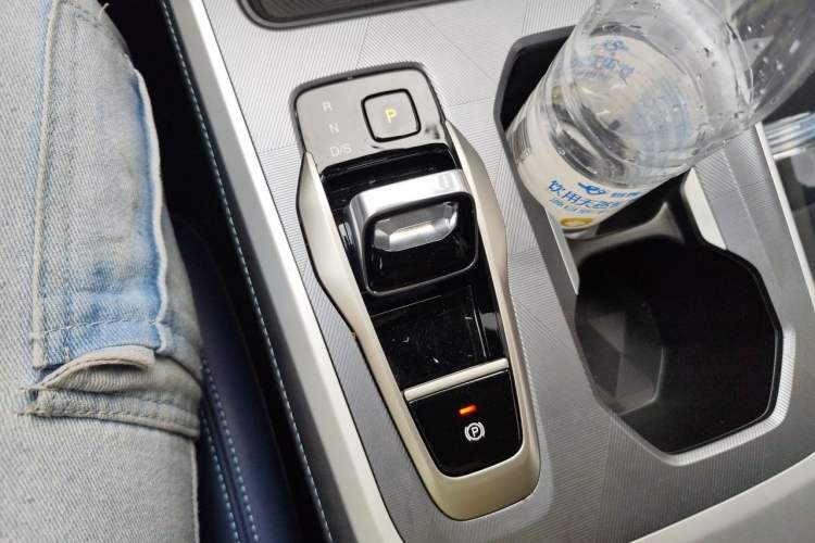 Used GAC Trumpchi GS3 2026 Model Shadow Speed 270T Enjoyment Edition Gear Lever