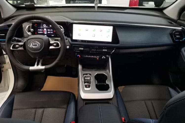 Used GAC Trumpchi GS3 2026 Model Shadow Speed 270T Enjoyment Edition Center Console