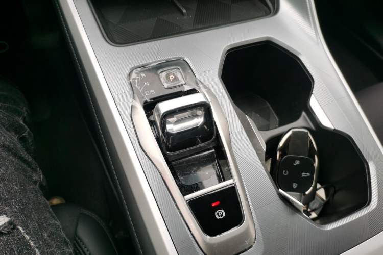 Used GAC Trumpchi GS3 2026 Model Shadow Speed 270T Dynamic Edition Gear Lever
