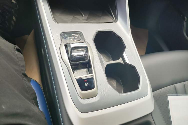 Used GAC Trumpchi GS3 2026 Model Shadow Speed 270T Enjoyment Edition Gear Lever