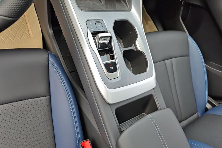 Used GAC Trumpchi GS3 2026 Model Shadow Speed 270T Enjoyment Edition—Smooth Sailing Gear Lever