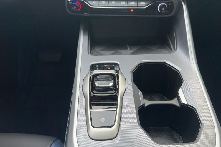 Used GAC Trumpchi GS3 2026 Model Shadow Speed 270T Enjoyment Edition Gear Lever