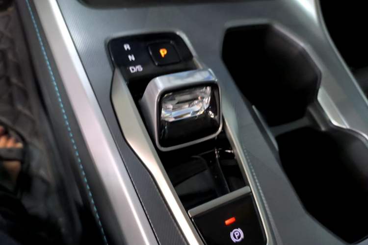 Used GAC Trumpchi GS3 2026 Model Shadow Speed 270T Enjoyment Edition Gear Lever