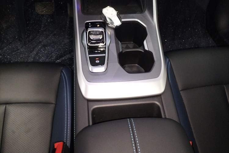 Used GAC Trumpchi GS3 2026 Model Shadow Speed 270T Dynamic Edition Gear Lever