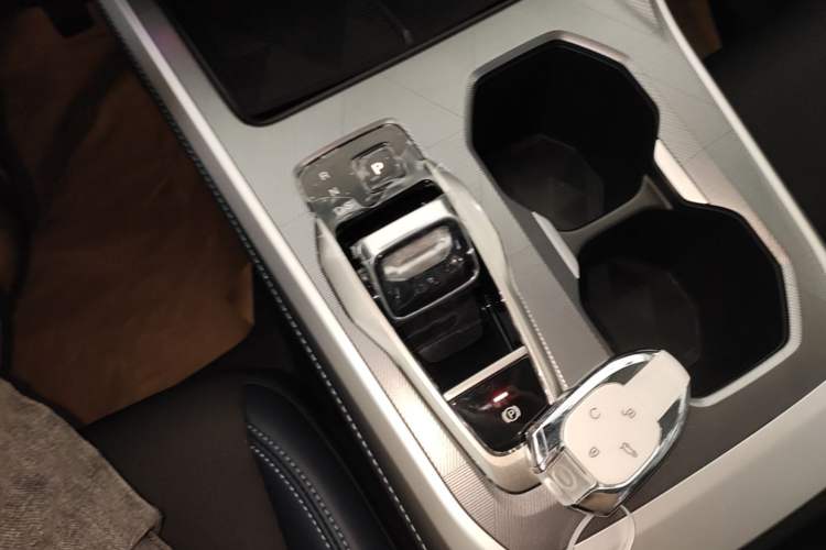 Used GAC Trumpchi GS3 2026 Model Shadow Speed 270T Dynamic Edition Gear Lever