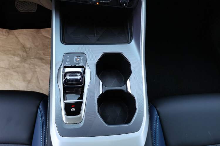Used GAC Trumpchi GS3 2026 Model Shadow Speed 270T Enjoyment Edition Gear Lever