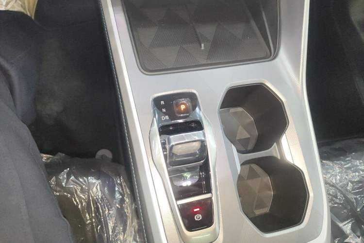 Used GAC Trumpchi GS3 2026 Model Shadow Speed 270T Enjoyment Edition Gear Lever