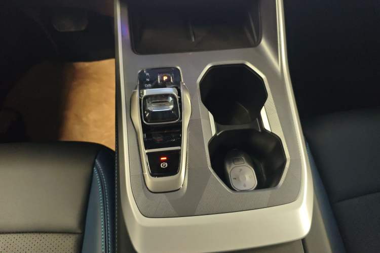 Used GAC Trumpchi GS3 2026 Model Shadow Speed 270T Enjoyment Edition Gear Lever