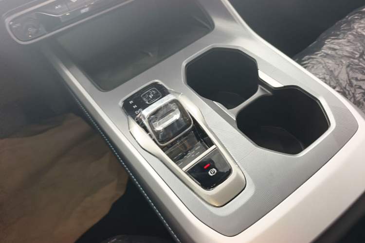 Used GAC Trumpchi GS3 2026 Model Shadow Speed 270T Enjoyment Edition Gear Lever