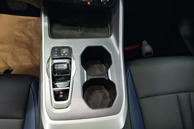 Used GAC Trumpchi GS3 2026 Model Shadow Speed 270T Enjoyment Edition Gear Lever