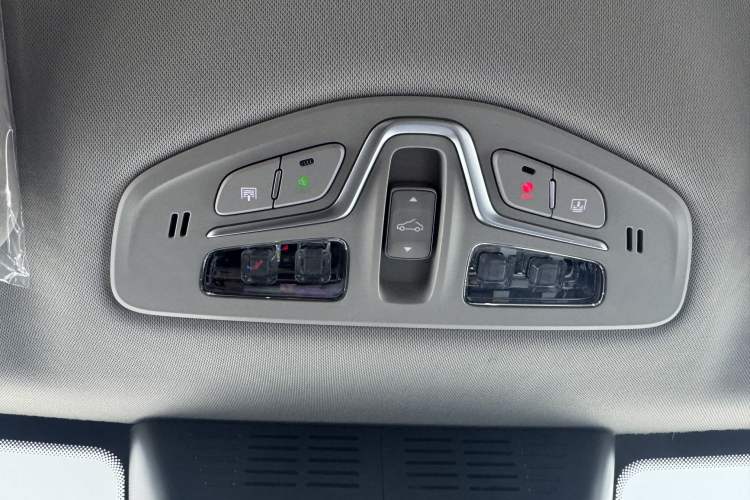 Used GAC Trumpchi GS3 2026 Model Shadow Speed 270T Enjoyment Edition Interior 9