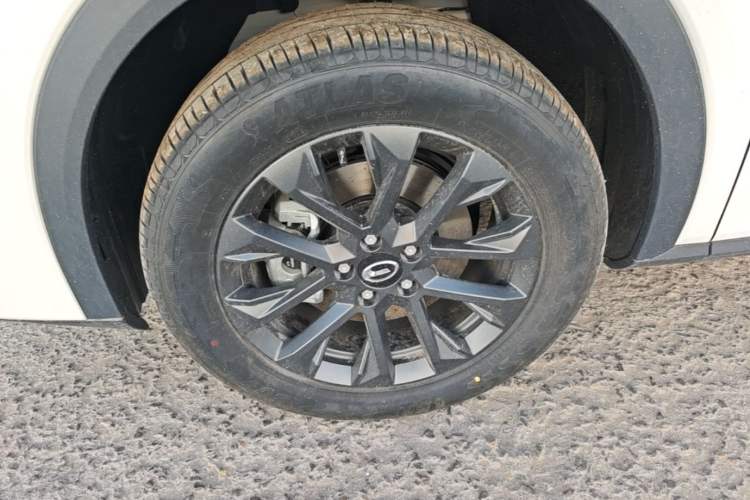 Used GAC Trumpchi GS3 2026 Model Shadow Speed 270T Dynamic Edition Left Front Wheel Hub