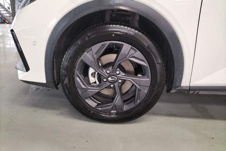 Used GAC Trumpchi GS3 2026 Model Shadow Speed 270T Dynamic Edition Left Front Wheel Hub