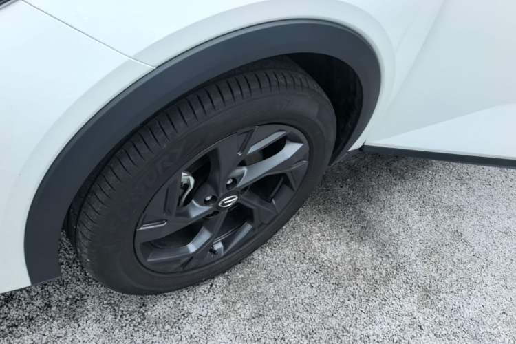Used GAC Trumpchi GS3 2026 Model Shadow Speed 270T Enjoyment Edition Left Front Wheel Hub