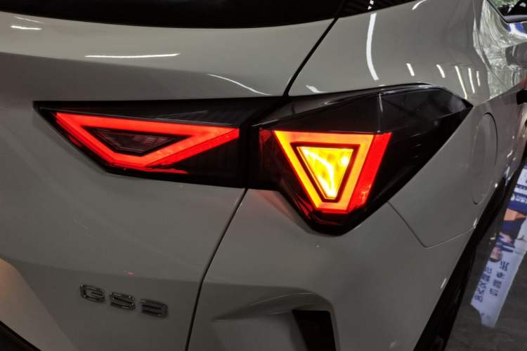 Used GAC Trumpchi GS3 2026 Model Shadow Speed 270T Enjoyment Edition Right Rear Taillight