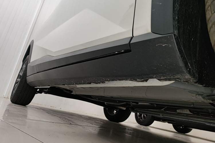 Used GAC Trumpchi GS3 2026 Model Shadow Speed 270T Dynamic Edition Right Side Sill