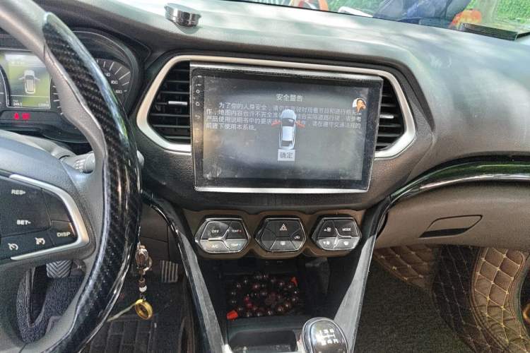 Used GAC Trumpchi GS4 2015 200T Manual Elite Edition Audio And AC Panel