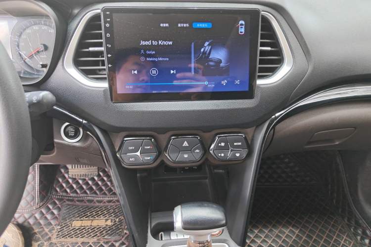 Used GAC Trumpchi GS4 2015 200T G-DCT Elite Edition Audio And AC Panel