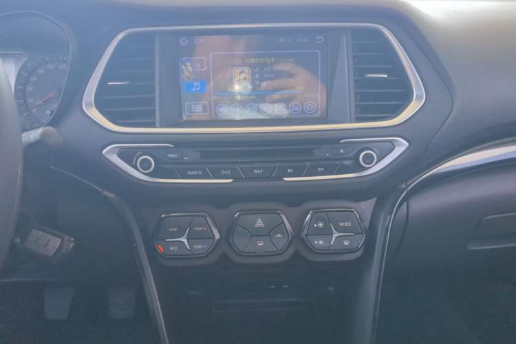 Used GAC Trumpchi GS4 2015 200T Manual Elite Edition Audio And AC Panel