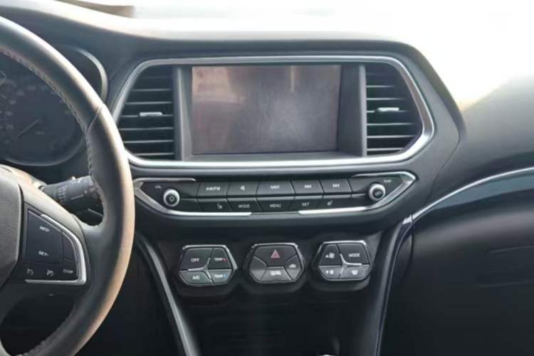 Used GAC Trumpchi GS4 2015 200T Manual Luxury Edition Audio And AC Panel