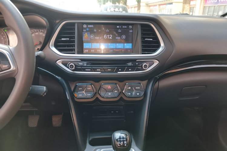 Used GAC Trumpchi GS4 2015 200T Manual Elite Edition Audio And AC Panel