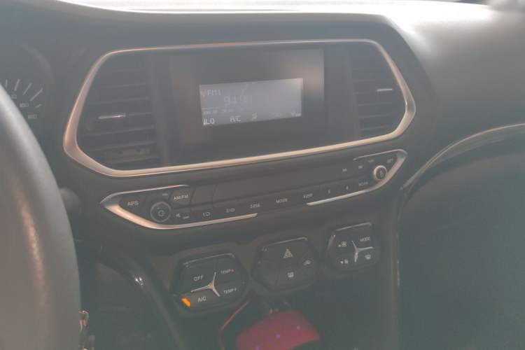 Used GAC Trumpchi GS4 2015 200T Manual Elite Edition Audio And AC Panel