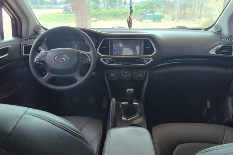 Used GAC Trumpchi GS4 2015 200T Manual Elite Edition Center Console