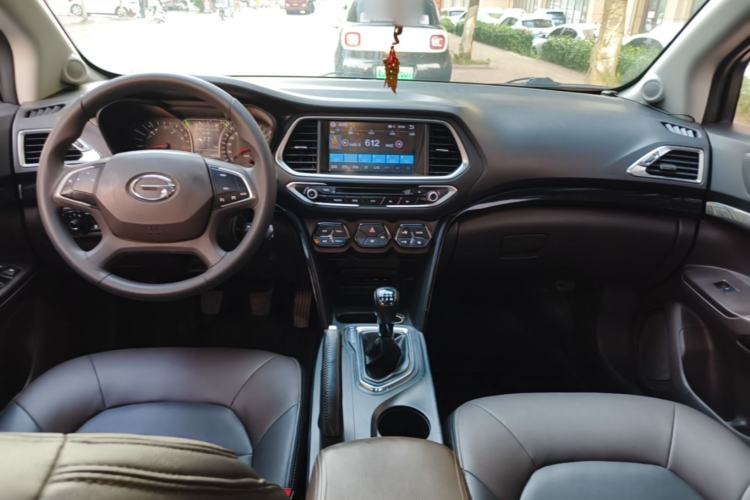 Used GAC Trumpchi GS4 2015 200T Manual Elite Edition Center Console