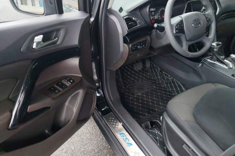 Used GAC Trumpchi GS4 2015 200T G-DCT Elite Edition Driver Seat