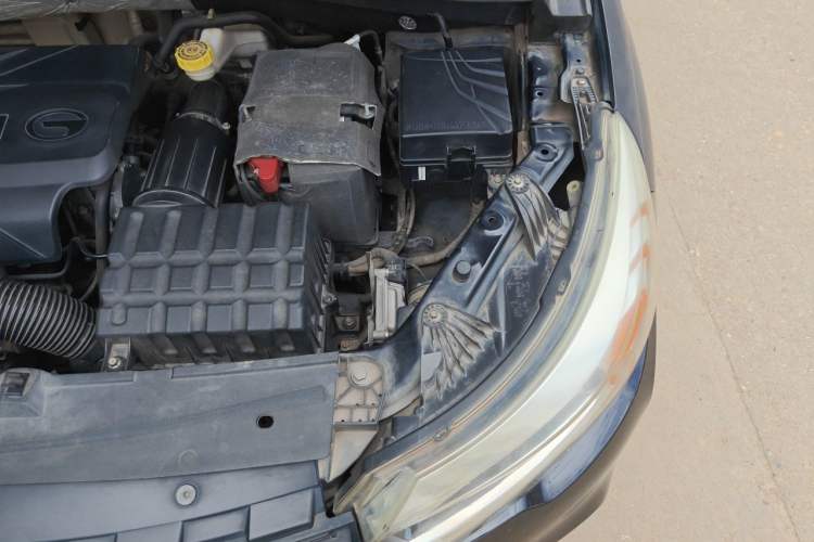 Used GAC Trumpchi GS4 2015 200T G-DCT Elite Edition Engine Bay Left