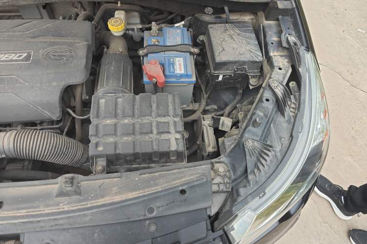 Used GAC Trumpchi GS4 2015 200T Manual Luxury Edition Engine Bay Left